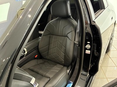 2025 BMW I7 — миниатюра 14