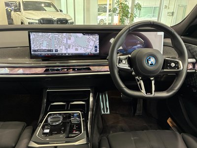2025 BMW I7 — миниатюра 17