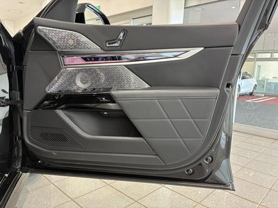 2025 BMW I7 — миниатюра 44