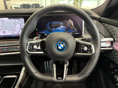 2025 BMW I7 — миниатюра 18