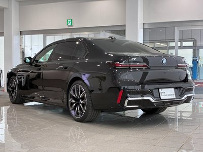 2025 BMW I7 — фото 5