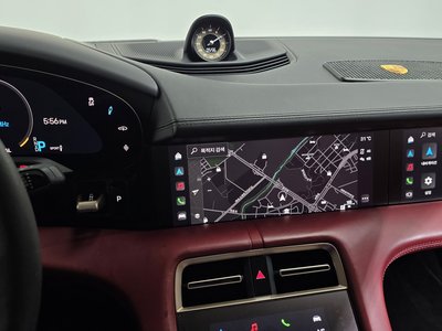 2021 Porsche TAYCAN — миниатюра 13