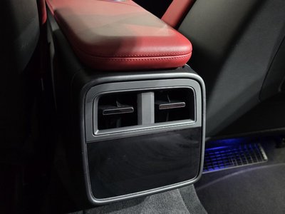 2021 Porsche TAYCAN — миниатюра 18