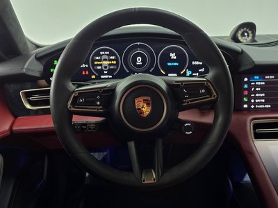2021 Porsche TAYCAN — миниатюра 12