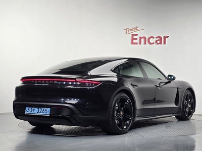 2021 Porsche TAYCAN 照片 3