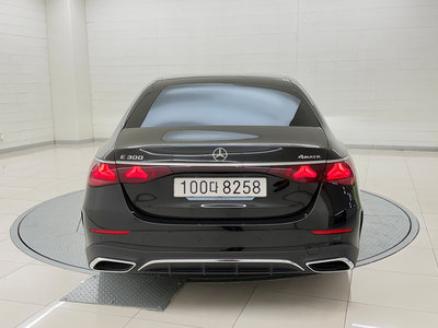 MERCEDES-BENZ E-CLASS - 3