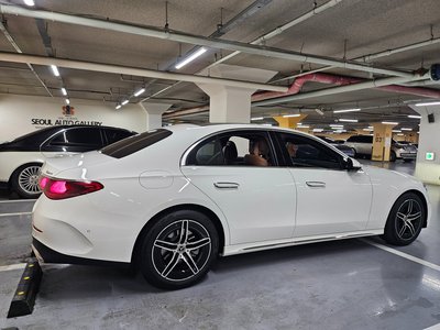 2025 Mercedes-BENZ E-CLASS photo 6