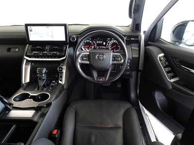 TOYOTA LAND CRUISER 300 - 5