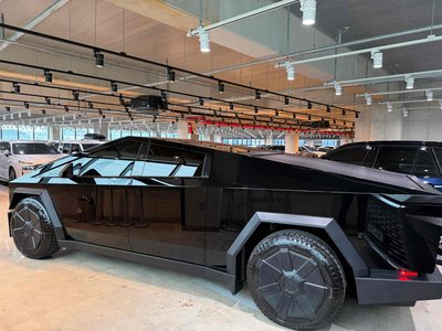 TESLA CYBERTRUCK - 3