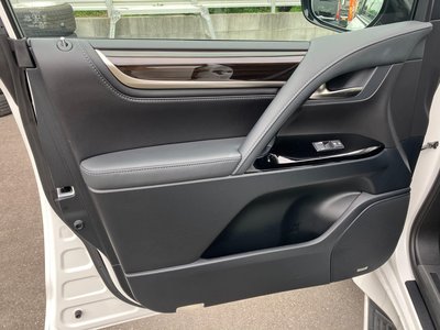 صورة مصغرة 30 لـ 2016 Lexus LX