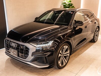 AUDI Q8 - 8