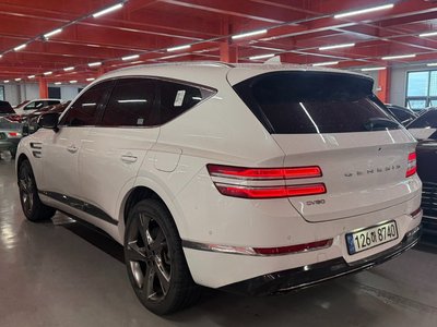2022 Genesis GV80 photo 2