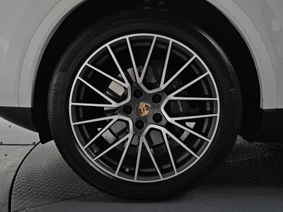 صورة 7 لـ 2021 Porsche CAYENNE