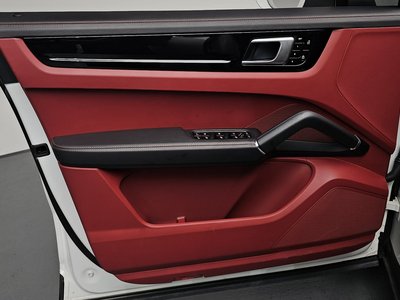صورة مصغرة 15 لـ 2021 Porsche CAYENNE