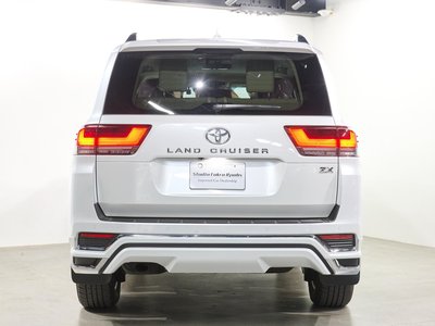 TOYOTA LAND CRUISER 300 - 7