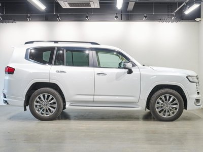 TOYOTA LAND CRUISER 300 - 4