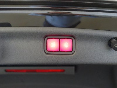 MERCEDES-BENZ C-CLASS - 9