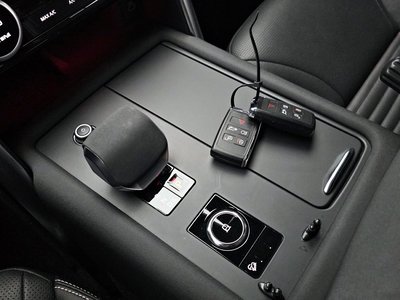 LAND ROVER DISCOVERY - 9