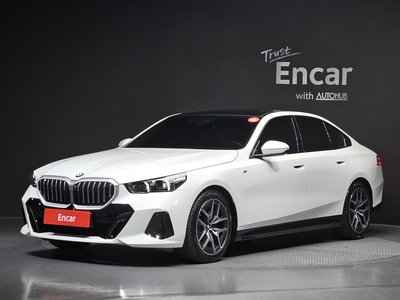 BMW 5 SERIES - 1