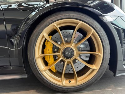 PORSCHE 911 - 4
