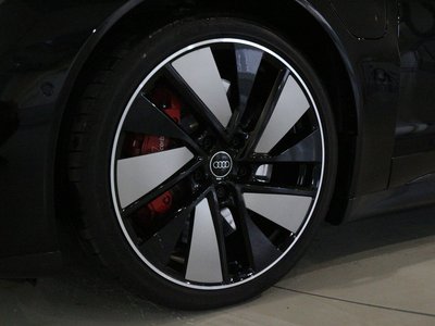AUDI E-TRON GT QUATTRO - 9