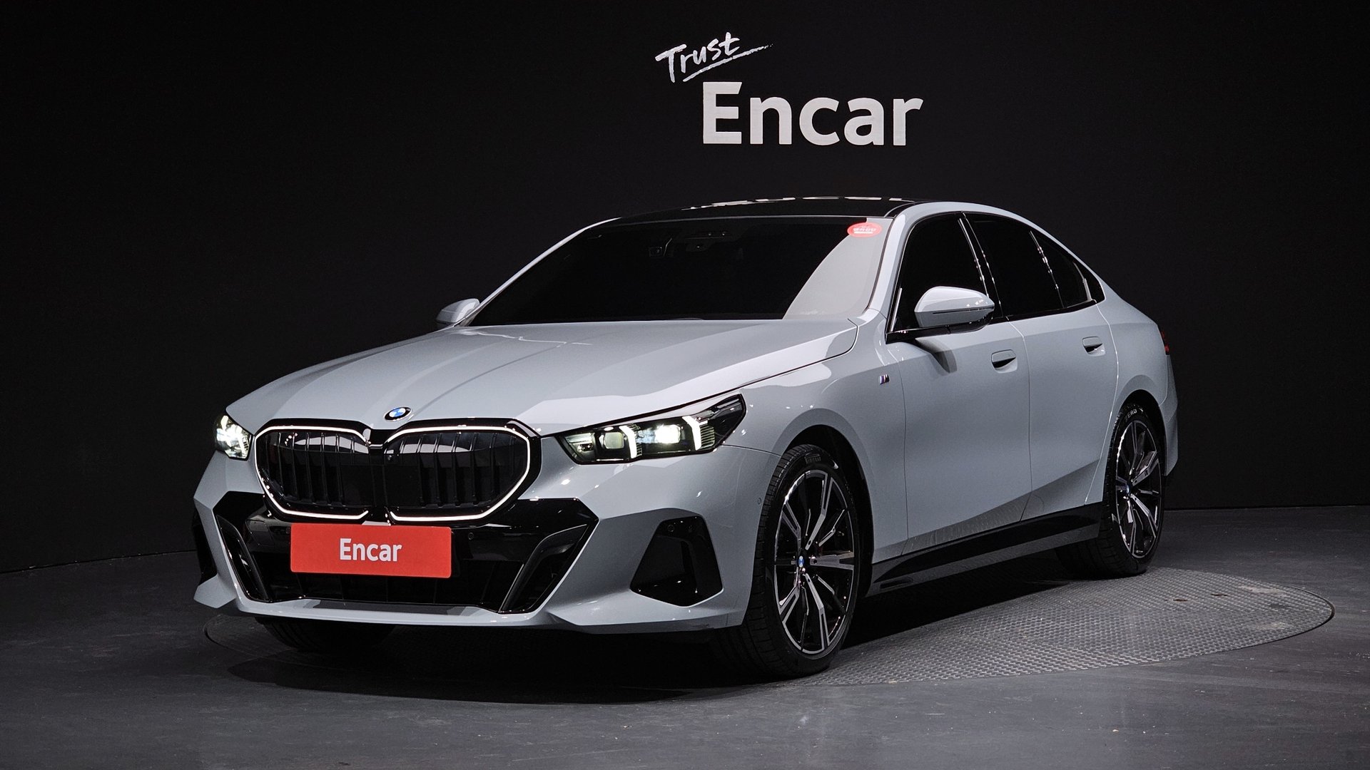 BMW 5 SERIES - View 1