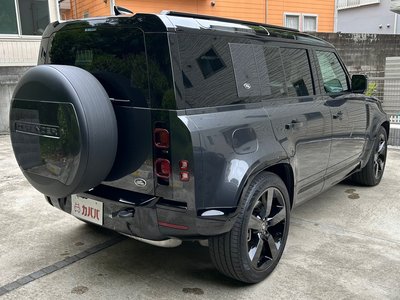 LAND ROVER DEFENDER - 5