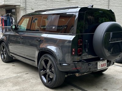 LAND ROVER DEFENDER - 7