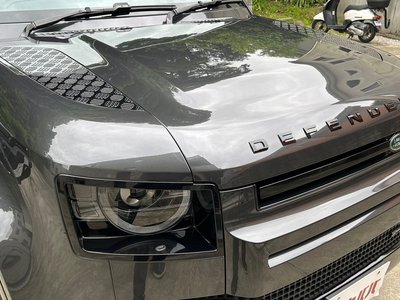 LAND ROVER DEFENDER - 9