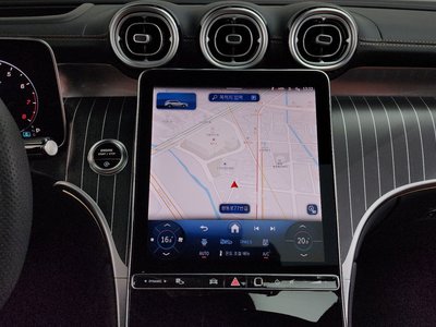 2025 Mercedes-BENZ GLC — миниатюра 13
