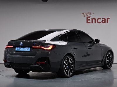 2024 BMW I4 photo 2