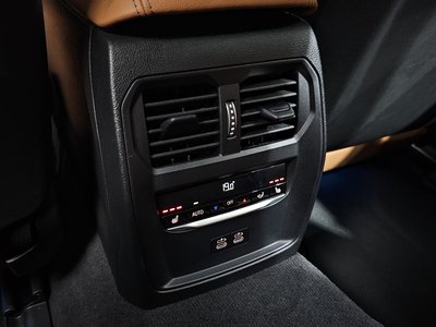 2024 BMW I4 缩略图 25
