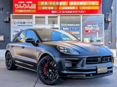 PORSCHE MACAN - 1