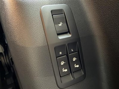 صورة مصغرة 38 لـ 2022 Toyota LAND CRUISER PRADO
