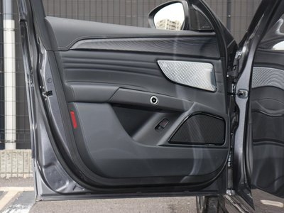 صورة مصغرة 65 لـ 2023 Maserati GRECALE
