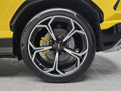 LAMBORGHINI URUS - 6