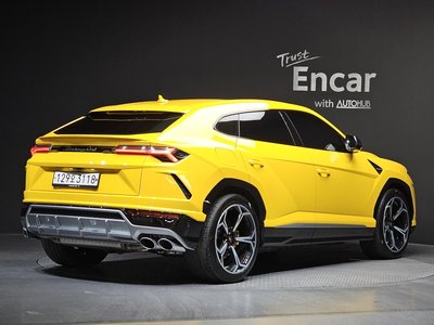 LAMBORGHINI URUS - 5