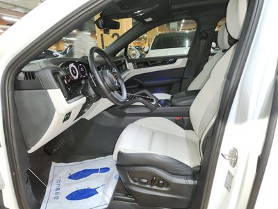 2023 Porsche CAYENNE 照片 9