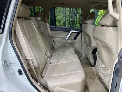 TOYOTA LAND CRUISER PRADO - 9