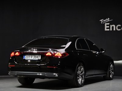 MERCEDES-BENZ E-CLASS - 3