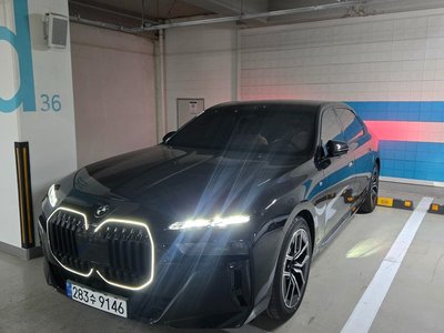 BMW 7 SERIES - 2