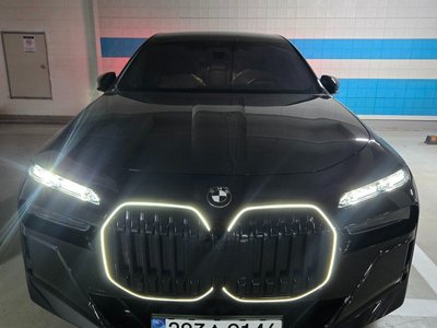 BMW 7 SERIES - 1