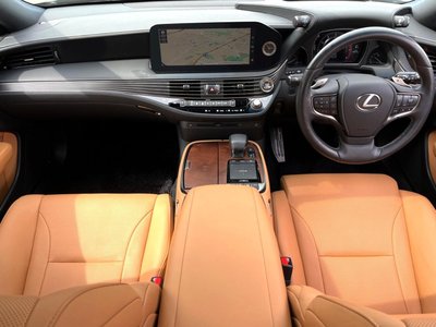 صورة 2 لـ 2021 Lexus LS
