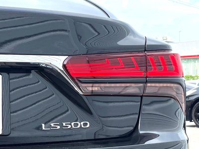 صورة مصغرة 31 لـ 2021 Lexus LS