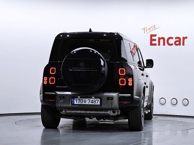 LAND ROVER DEFENDER - 4