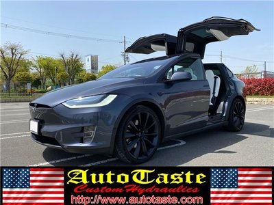 TESLA MODEL X - 1