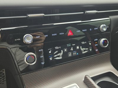 2024 Genesis G80 (RG3) thumbnail 16