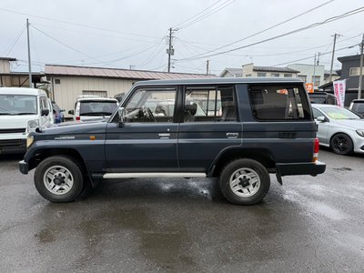 TOYOTA LAND CRUISER - 9