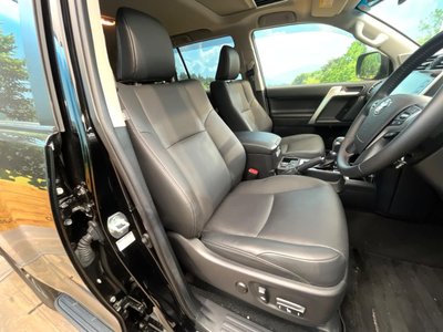 TOYOTA LAND CRUISER PRADO - 8