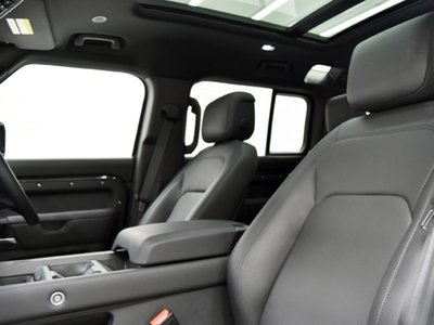 LAND ROVER DEFENDER - 9